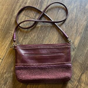 THE SAK CASUAL CLASSICS BURGUNDY LEATHER CROCHET  Crossbody Bag